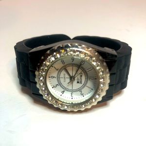 Cruise Club Watch With Slip On Wrist Band